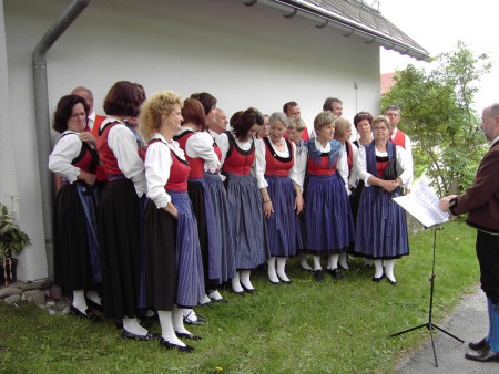 Vokalkreis Karnia sang seine bekanntesten Lieder und die Nr.1 "Is schon still uman See"!