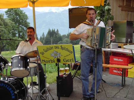 Eine musikalische Ehrung von den Gailtaler Spitzbuam.